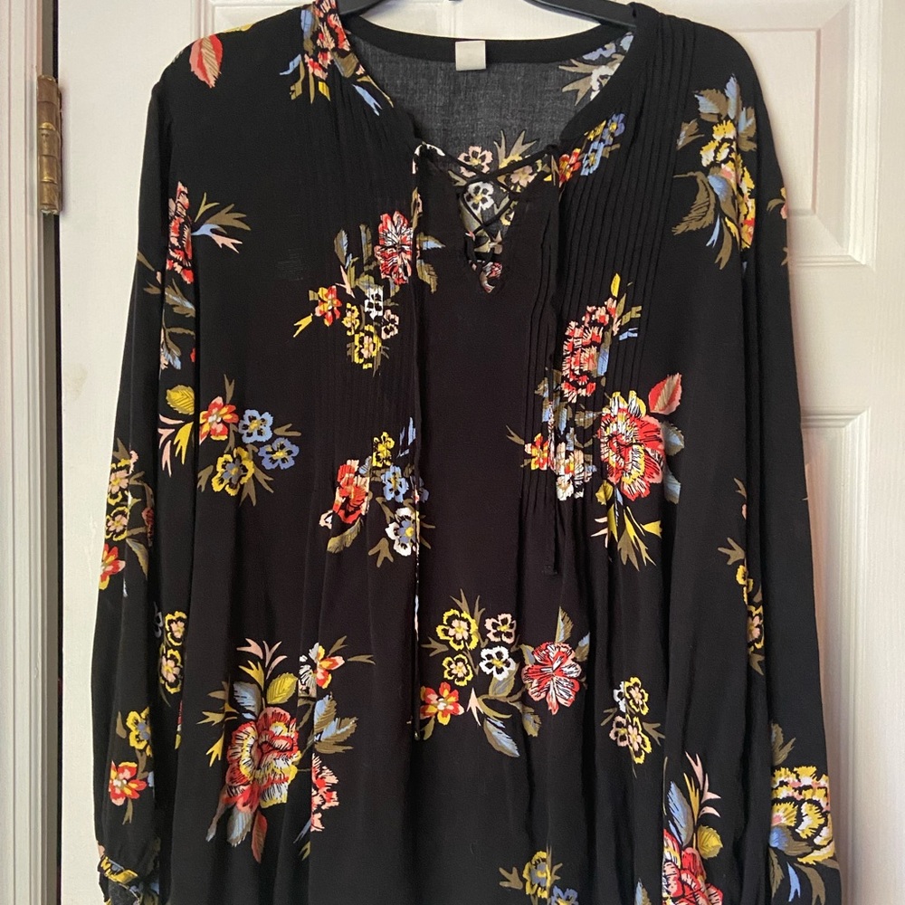 Old Navy Flowy Floral Print Lace Up Neck Blouse